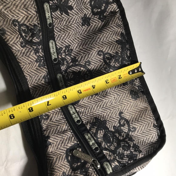 LeSportSac Brand Lace Print Lana Crossbody Convertible Purse Bag - Picture 8 of 9